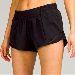 Hotty Hot Low-Rise Unlined Shorts 2.5”